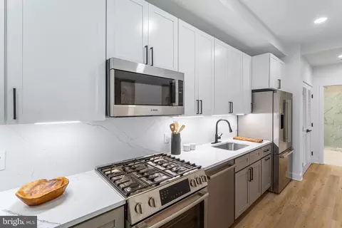 1229 King St #201, Alexandria, VA 22314