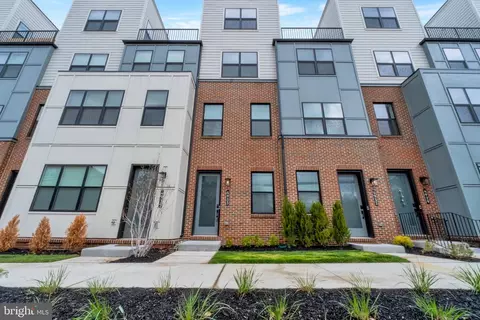 4933 Eisenhower Ave, Alexandria, VA 22304