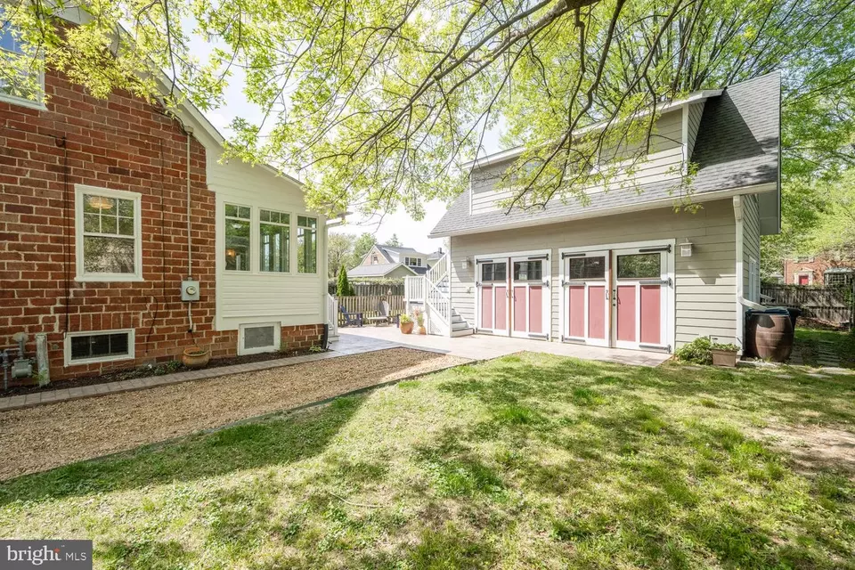  212 E Oxford Ave, Alexandria, VA 22301 photo 2