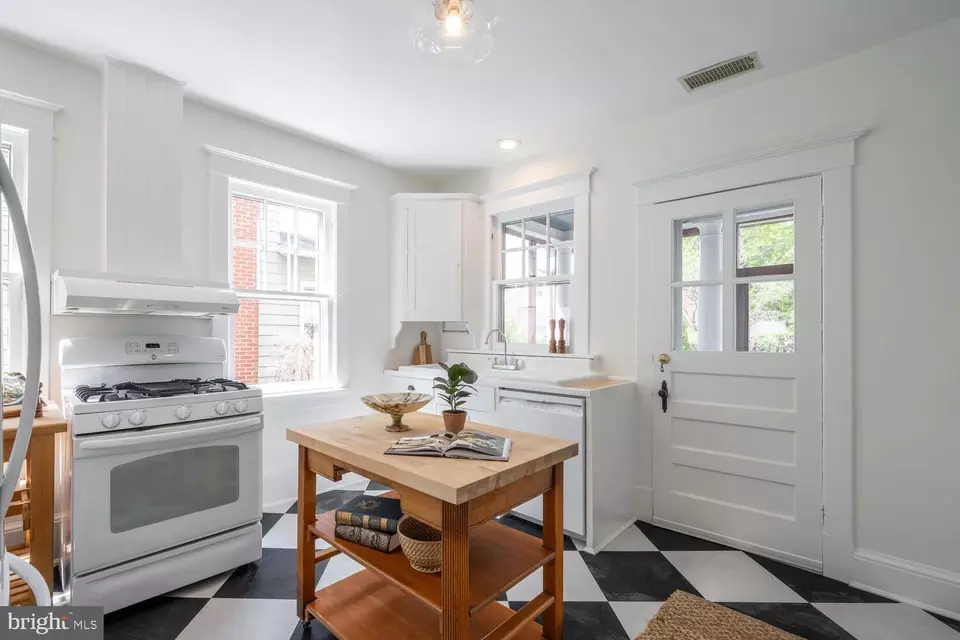  212 E Oxford Ave, Alexandria, VA 22301 photo 12