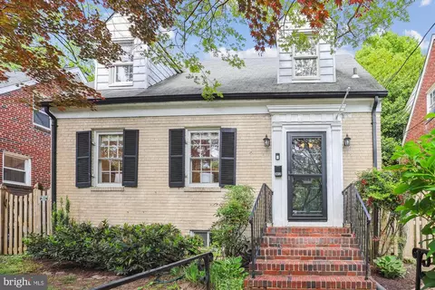 2412 Sanford St, Alexandria, VA 22301