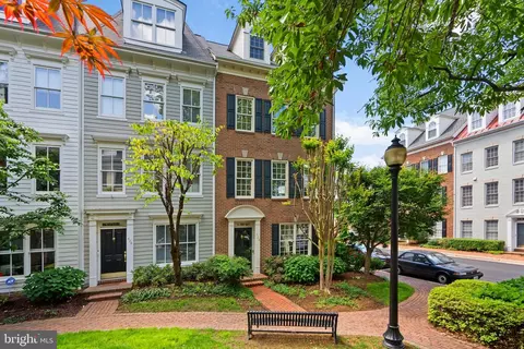 428 S Fayette St S, Alexandria, VA 22314