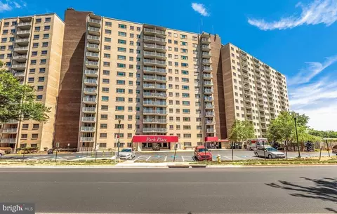2500 N Van Dorn St N #401, Alexandria, VA 22302