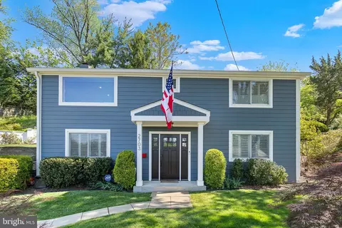 2703 Bryan Pl, Alexandria, VA 22302