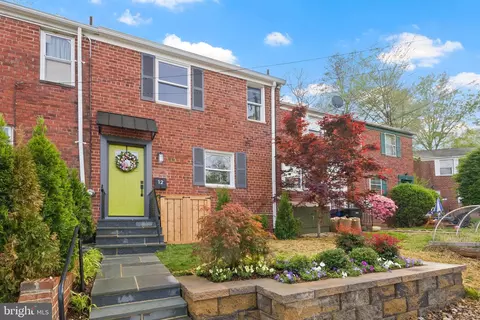 12 Ancell St, Alexandria, VA 22305