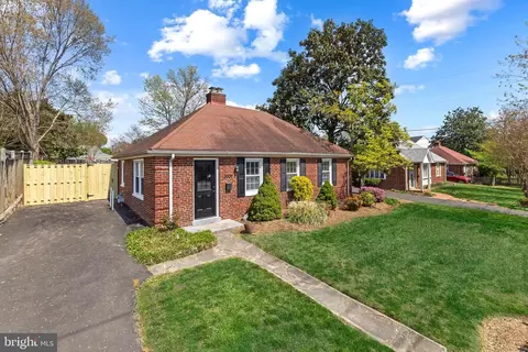 3009 King St, Alexandria, VA 22302