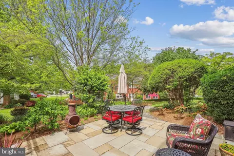 3733 Gunston Rd, Alexandria, VA 22302