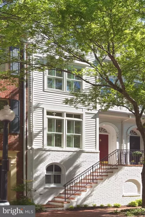 9 Franklin St, Alexandria, VA 22314