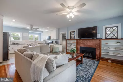 Other - 320 E Monroe Ave, Alexandria, VA 22301 photo 2 of 11