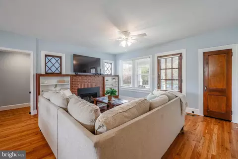 Living - 320 E Monroe Ave, Alexandria, VA 22301 photo 1 of 1