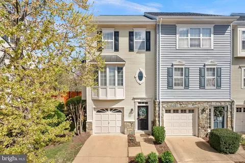3835 Watkins Mill Dr, Alexandria, VA 22304