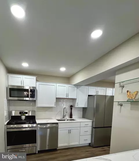 511 N Armistead St #T2, Alexandria, VA 22312
