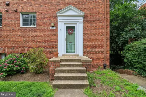 1240 Martha Custis Dr, Alexandria, VA 22302