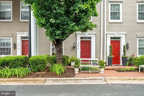 1411 Roundhouse Ln, Alexandria, VA 22314