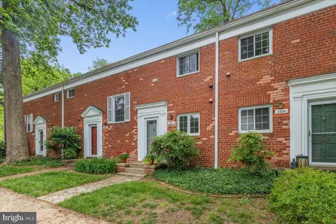 3322 Coryell Ln, Alexandria, VA 22302