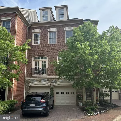 4906 Donovan Dr, Alexandria, VA 22304