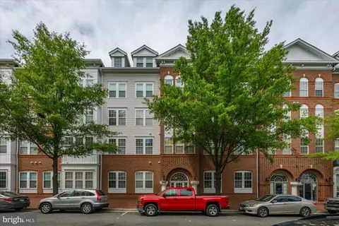 4951 Brenman Park Dr #414, Alexandria, VA 22304