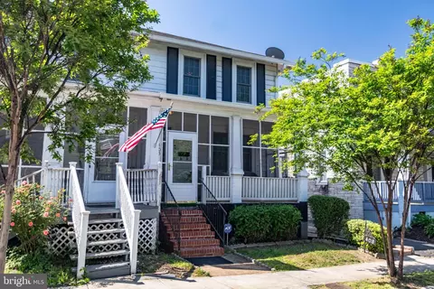 403 Hume Ave, Alexandria, VA 22301