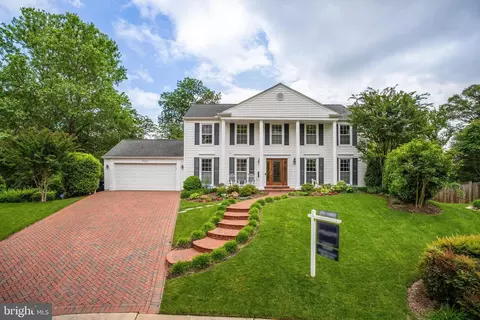 4004 Featherstone Pl, Alexandria, VA 22304