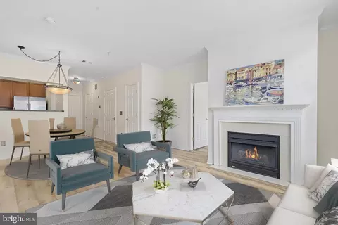 4950 Brenman Park Dr #203, Alexandria, VA 22304