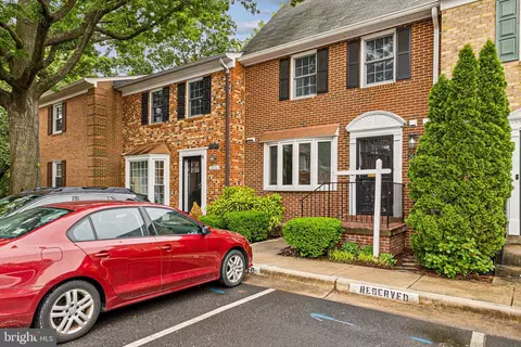 2649 Centennial Ct, Alexandria, VA 22311