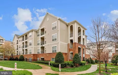 4852 Eisenhower Ave #435, Alexandria, VA 22304