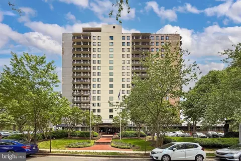 801 N Pitt St N #419, Alexandria, VA 22314