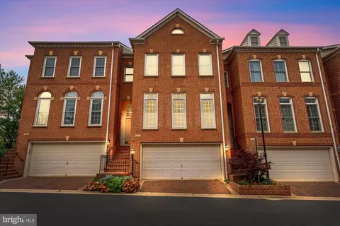 721 Hawkins Way, Alexandria, VA 22314