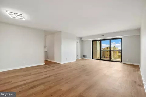 307 Yoakum Pkwy #1405, Alexandria, VA 22304