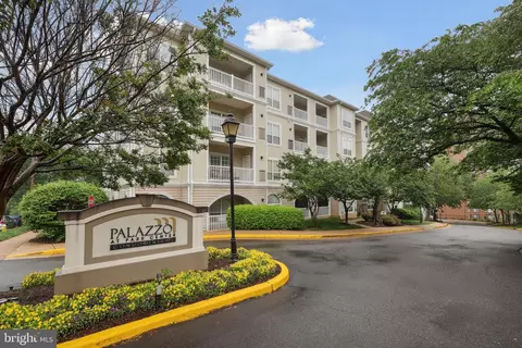 4561 Strutfield Ln #3218, Alexandria, VA 22311