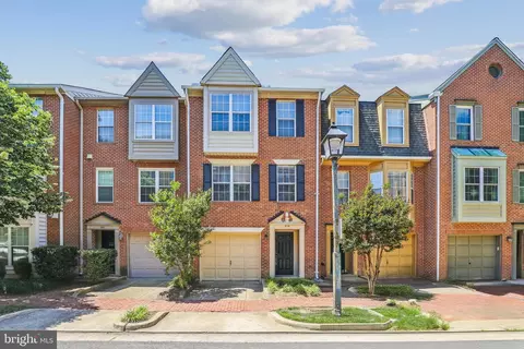 810 N Fayette St, Alexandria, VA 22314