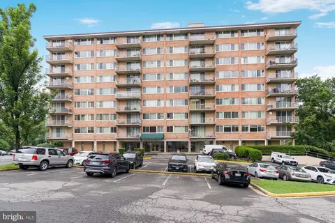 4520 King St #609, Alexandria, VA 22302