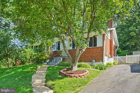 4065 Taney Ave, Alexandria, VA 22304