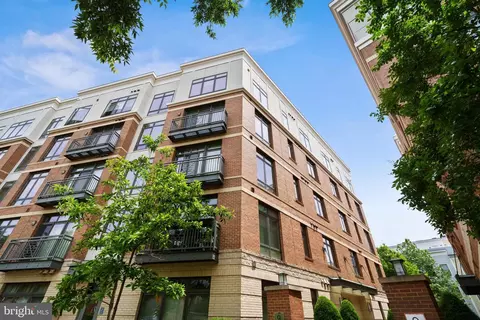 915 N Patrick St #507, Alexandria, VA 22314