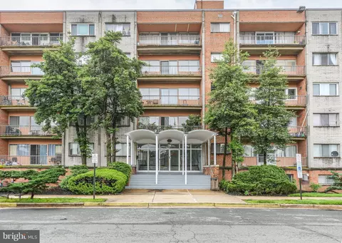 401 N Armistead St #309, Alexandria, VA 22312