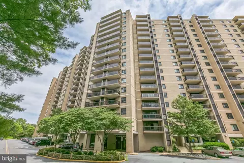 307 Yoakum Pkwy #1620, Alexandria, VA 22304