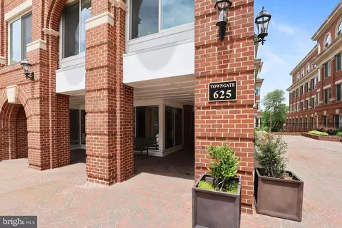 625 Slaters Ln #407, Alexandria, VA 22314