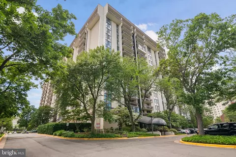 5300 Holmes Run Pkwy #403, Alexandria, VA 22304
