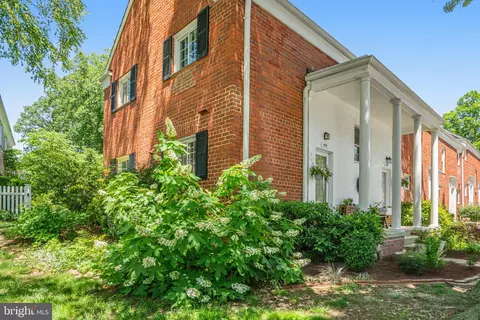 1653 Mount Eagle Pl, Alexandria, VA 22302
