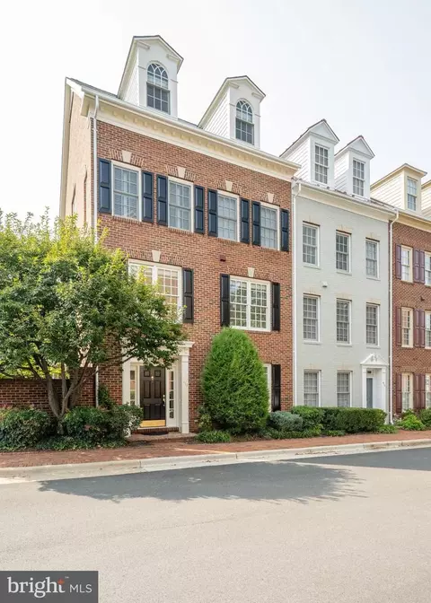 413 S Fayette St, Alexandria, VA 22314