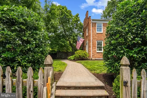 823 Church St, Alexandria, VA 22314