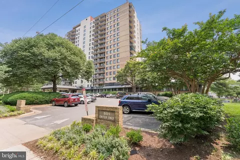 801 N Pitt St #505, Alexandria, VA 22314