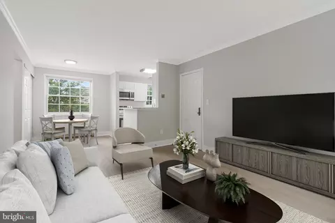 1724 W Abingdon Dr #201, Alexandria, VA 22314