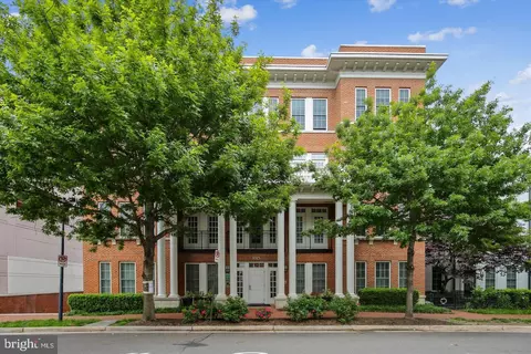 1023 N Royal St #207, Alexandria, VA 22314