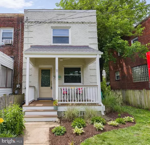 11 Clifford Ave, Alexandria, VA 22305