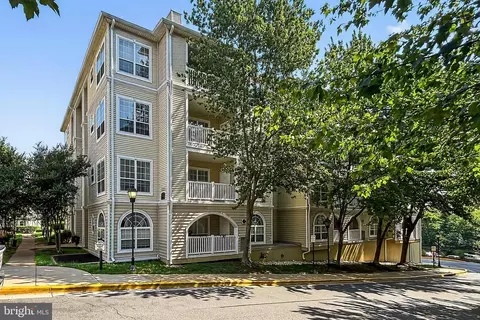4551 Strutfield Ln #4215, Alexandria, VA 22311