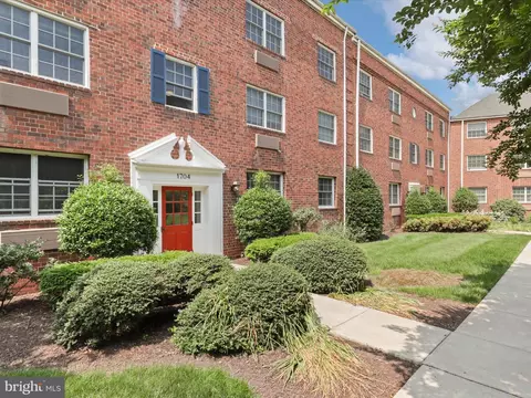 1704 W Abingdon Dr #302, Alexandria, VA 22314