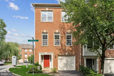 400 Ashford Ln, Alexandria, VA 22304
