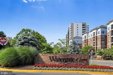 205 Yoakum Pkwy #1712, Alexandria, VA 22304
