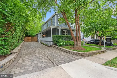 411 E Bellefonte Ave, Alexandria, VA 22301